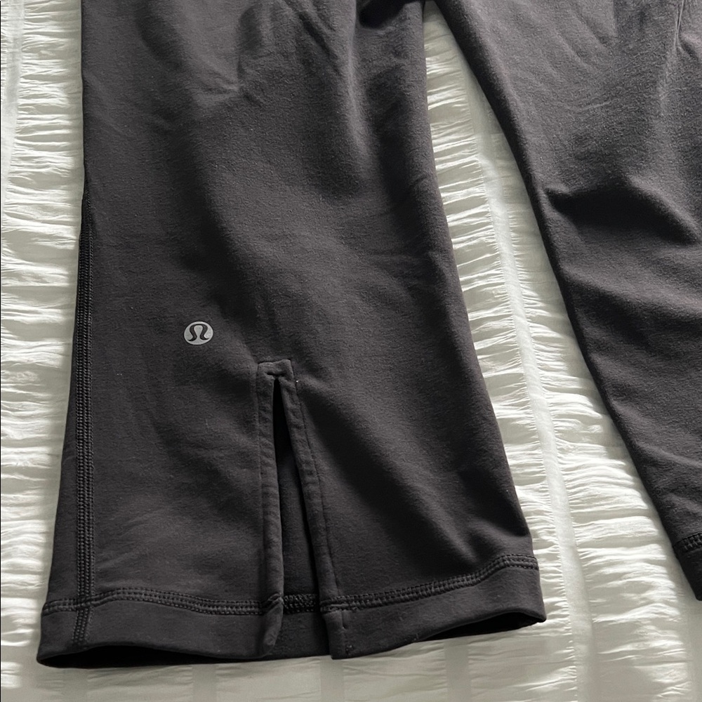 Lululemon Grey Cropped Leggings with Speckled Waistband Size 8 - Picture 5 of 6